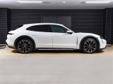 タイカンクロスツーリスモ 4 4シート 4WD 