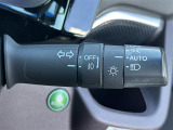 【オートライト(AUTO)】外の明るさをシステムが感知して、自動でヘッドライトが点灯します!ヘッドライトをつけ忘れを防ぐ便利機能です。