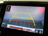 バックモニターで、駐車時に見えにくい後方をしっかり確認できます。