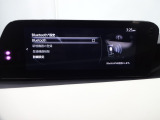 Bluetoothに接続することで、スマートフォンに入っている音楽アプリを車内で楽しめたり、通話が出来ます♪