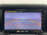 【バックモニター】後ろのカメラの映像をモニターに映し出すことができます!後方の見えない死角や、障害物との距離感をしっかり確認することができます!駐車が苦手な方におすすめです。