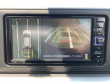 静岡ダイハツでは、メーカーの技術認定を受けたプロの整備士が整備を実施いたします。目に見えない部分までしっかりと点検するので安心です。