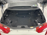 【トランク】積み込みやすくて、たっぷり積める荷室です。シートアレンジできるものは、乗車人数と荷物の量や大きさによってシートを動かすことができるので、より快適なドライブが可能です!