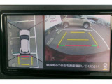 パノラミックビューモニター付きです。車両を上から見たような映像をディスプレイオーディオ画面に表示。運転席からの目視だけでは見にくい、車両周辺の状況をリアルタイムでしっかり確認できます。