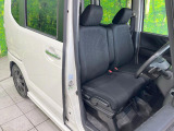 運転席シート廻りは使用感も少なく、良好な状態となっています。丁寧に使われていたことがよくわかりますね。