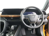 ハンドル周りです。運転している間、長く触れているものだから手に馴染むハンドルがいいですよね♪握ると欲しくなっちゃいますよ。