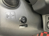 【オートライト(AUTO)】外の明るさをシステムが感知して、自動でヘッドライトが点灯します!ヘッドライトをつけ忘れを防ぐ便利機能です。