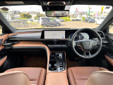 クラウンスポーツ 2.5 Z E-Four 4WD 本革シート