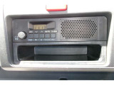1DINのAM/FMチューナーが付いています。