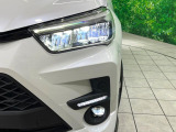 【シーケンシャルターンランプ付きLEDヘッドライト】人気の『流れるウィンカー』付きのLEDヘッドライトを装備♪高級感はもちろん、点灯時は存在感たっぷりで他車からも認識されやすく安心です。