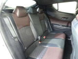 ゆとりある広々とした車内空間は、ドライブを始め買い物やレジャーなど、幅広く活躍します。一人でもみんなとでもお出かけを楽しみましょう!