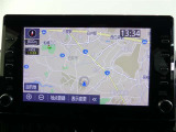 9インチのディスプレイオーディオ装着です。スマホとの通信で様々なサービスが楽しめます。TV視聴にも対応しています。
