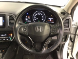 ハンドルにHondaセンシング系のクルーズコントロールやレーンキープアシストなどのスイッチと、オーディオの操作スイッチが装備されています!。ハンドルから手を離さず安全に操作できます!。