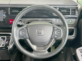 【純正革巻きステアリング】上質な革を使用することで、手にしっかり馴染みとても運転しやすいハンドルです♪