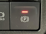 【電動パーキングブレーキ】パーキングブレーキを指先だけで操作可能です!力の弱い人にも安心してブレーキをかけていただけます!