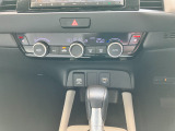 運転席助手席シートヒーター、オートエアコン、USBジャック