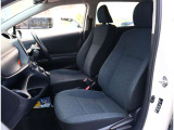『1台』のお車に対して、3名体制で日々議論を重ね仕入れを行っております。