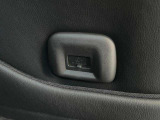 後席には充電ポートが装備されています!