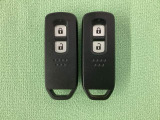 スマートキーを装備しています。鍵を差し込むことなくドアロックの開け閉めと、スタートボタン操作でのエンジンスタートができます。スペアキーも同じものを用意しております。