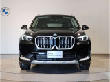 【キドニーグリル】BMWは約90年もの間、ほぼ全ての車両にひと目でBMWだと分かるこの特徴的なフロントグリルが備えられ、デザイン・アイコンとして親しまれてきました。