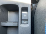 AUTO HOLD機能搭載してあります!ブレーキを踏んで停止すると、自動的にブレーキ力を保持します。信号待ちや渋滞中などに、ブレーキペダルを踏み続ける必要がなく、足の疲れを軽減してくれます☆