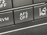 【アダプティブフロントライティングシステム(AFS)】ステアリング操作にあわせて、システムが自動でヘッドランプの照らす方向を左右に調節します!夜間のカーブも安心して走行できます。
