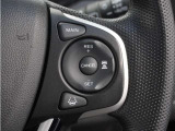 【アダプティブクルーズコントロール】予め設定した車速内でクルマが自動的に加減速。前走車との適切な車間距離を維持しながら追従走行します。【LKAS】車線維持支援システムでステアリング操作を支援。