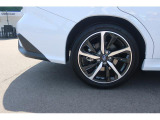 スバル純正ホイールが装着されています。お車に合わせたデザインとなります。