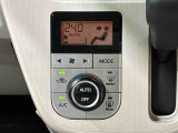 快適装備のオートエアコン♪ 温度設定をすれば、自動で車内の温度管理をしてくれる優れ物です☆彡