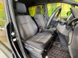 運転席シート廻りは使用感も少なく、良好な状態となっています。丁寧に使われていたことがよくわかりますね。