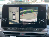 駐車時の強い味方アラウンドビューモニター付。空から見下ろす視点で全方位死角なし!