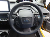 ぜひ展示車の運転席に座ってみてください。