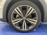 純正17インチアルミ装着!タイヤサイズは225/45R17