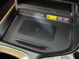 【ワイヤレス充電器(Qi)】走行中にスマートフォンをワイヤレスで充電できます!