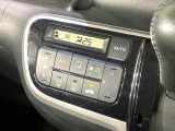 【オートエアコン】一度お好みの温度に設定すれば、車内の温度を検知し風量や温度を自動で調整。暑い…寒い…と何度もスイッチ操作をする必要はありません。快適な車内空間には必須の機能ですね♪
