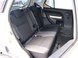 お車選びをお楽しみ頂けるよう、在庫車の展示スペースを十分に確保しております。