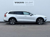 ◆サイド/流麗なプロポーションはVOLVO車の真骨頂。「美しいものと共にありたい」というオーナーの願いを満たします