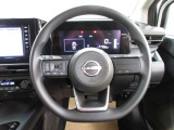 運転が楽しくなる明るく開放的な運転席まわりです。