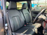 運転席は足元広々です。リラックスして運転できますね。