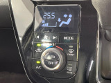 【オートエアコン】一度お好みの温度に設定すれば、車内の温度を検知し風量や温度を自動で調整。暑い…寒い…と何度もスイッチ操作をする必要はありません。快適な車内空間には必須の機能ですね♪