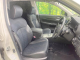 運転席シート廻りは使用感も少なく、良好な状態となっています。前オーナー様が丁寧に使っていたことがよくわかりますね。