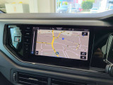 ディスカバーメディア搭載。「VW Connect」というeSIMが内蔵された画期的なシステムです。地図データなど自動で情報を更新することができるのが大きな魅力。なお、CD/DVD・TVは廃止されてます