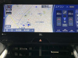 充実のオーディオ&ビジュアル機能にセンター通信型コネクティッドナビにも対応。詳細は販売店スタッフまでおたずねください。