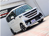 【車屋】として、長く車業界に従事した経験豊富なスタッフが多数在籍しております。