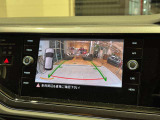 バックカメラにガイド線を表示!これならまっすぐ駐車もお手の物です!