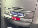 【オートエアコン】一度お好みの温度に設定すれば、車内の温度を検知し風量や温度を自動で調整。暑い…寒い…と何度もスイッチ操作をする必要はありません。快適な車内空間には必須の機能ですね♪