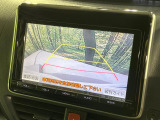 【バックカメラ】駐車時に後方がリアルタイム映像で確認できます。大型商業施設や立体駐車場での駐車時や、夜間のバック時に大活躍!運転スキルに関わらず、今や必須となった装備のひとつです!