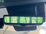 【デジタルインナーミラー】後席の大きな荷物や同乗者で後方が確認しづらい時でも安心!カメラが撮影した車両後方の映像をルームミラー内に表示。クリアな視界で状況の確認が可能です!