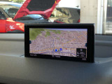 大容量のナビゲーション付です。画面もきめ細かく大変見やすいです。BlueTooth・ハンズフリー・ipod/iphone対応しています。快適なドライブをお楽しみくださいませ。