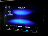 CD、DVD、Bluetooth、AM、FM、AUX、スマートフォン接続ができます。